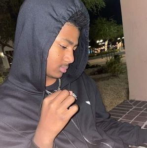 Meet your Posher, Khy